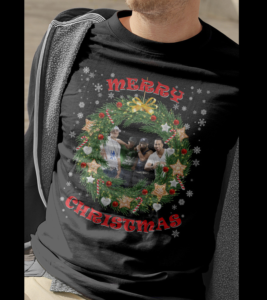 Merry Christmas Aventura Wreath Snowflakes And Holiday Decor T-Shirt