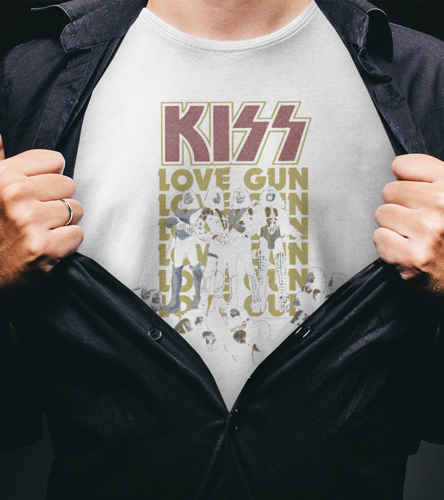 KISS Love Gun Band Members Iconic Album T-Shirt