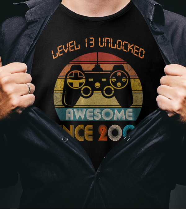 Level 13 Unlocked Awesome Since 2006 Retro Gaming Controller T-Shirt