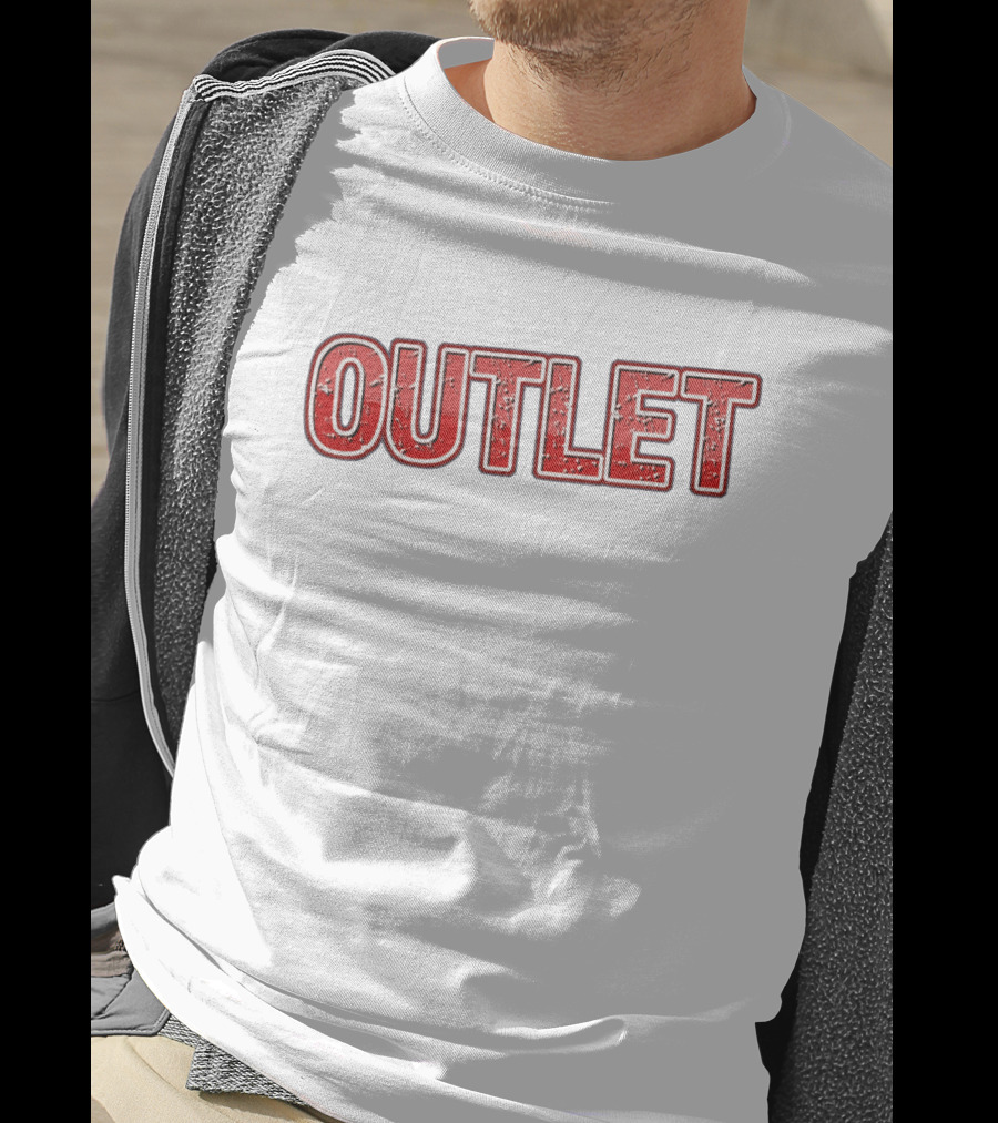 OUTLET Distressed Red T-Shirt