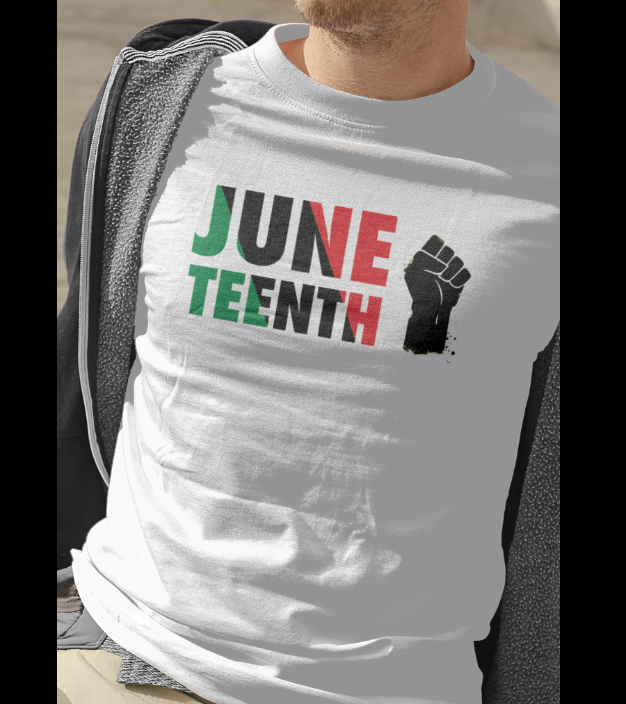 Juneteenth Black Power Fist Red Green T-Shirt