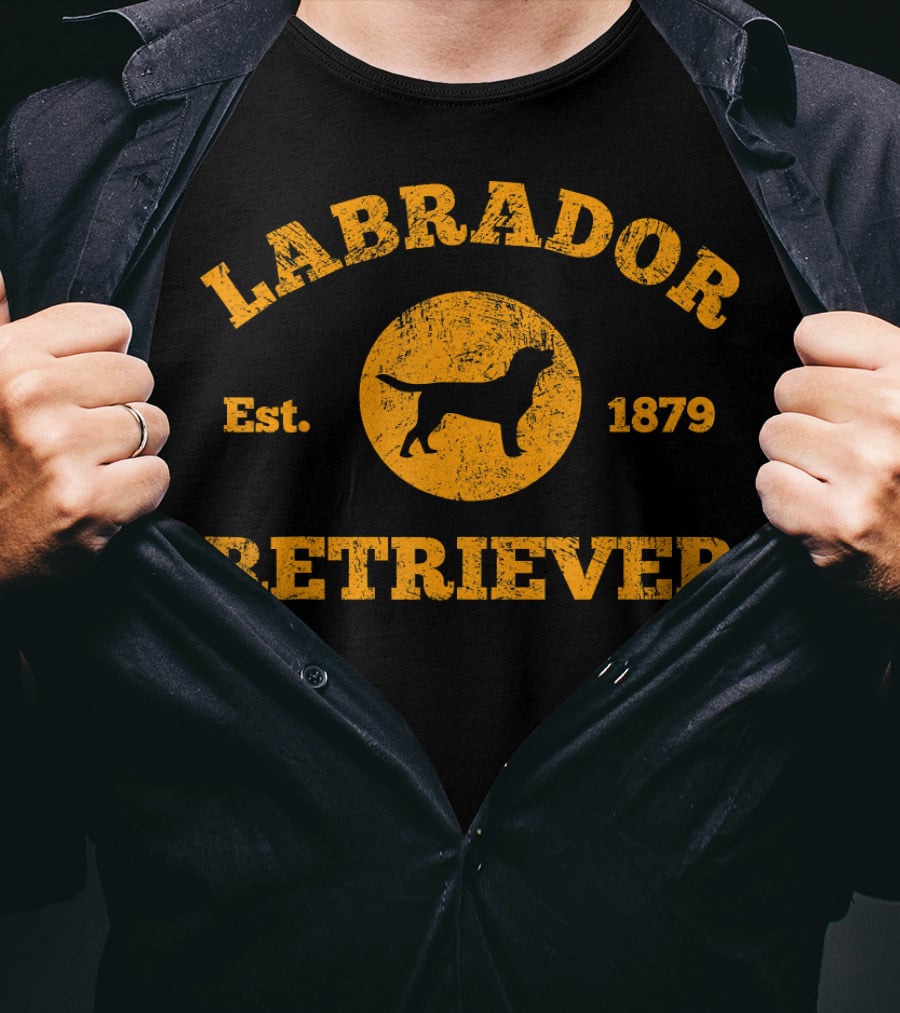 Vintage Labrador Retriever Est 1879 Labrador T-Shirt