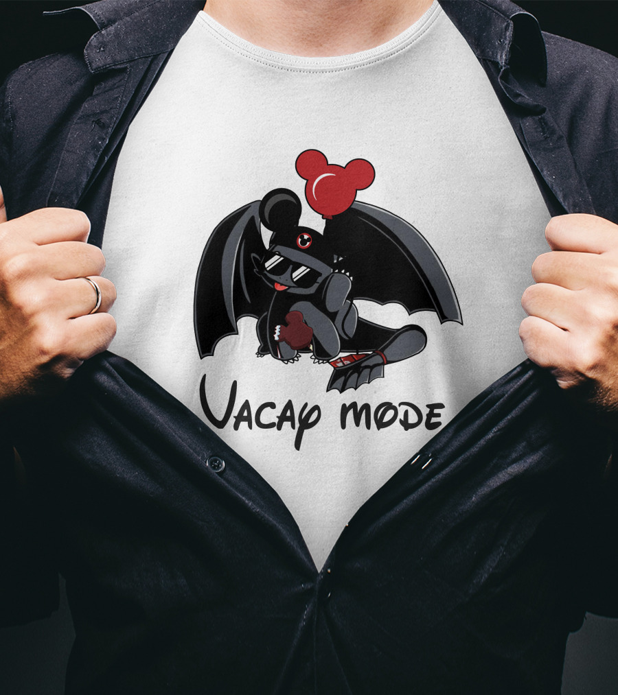 Toothless Vacay Mode T-Shirt