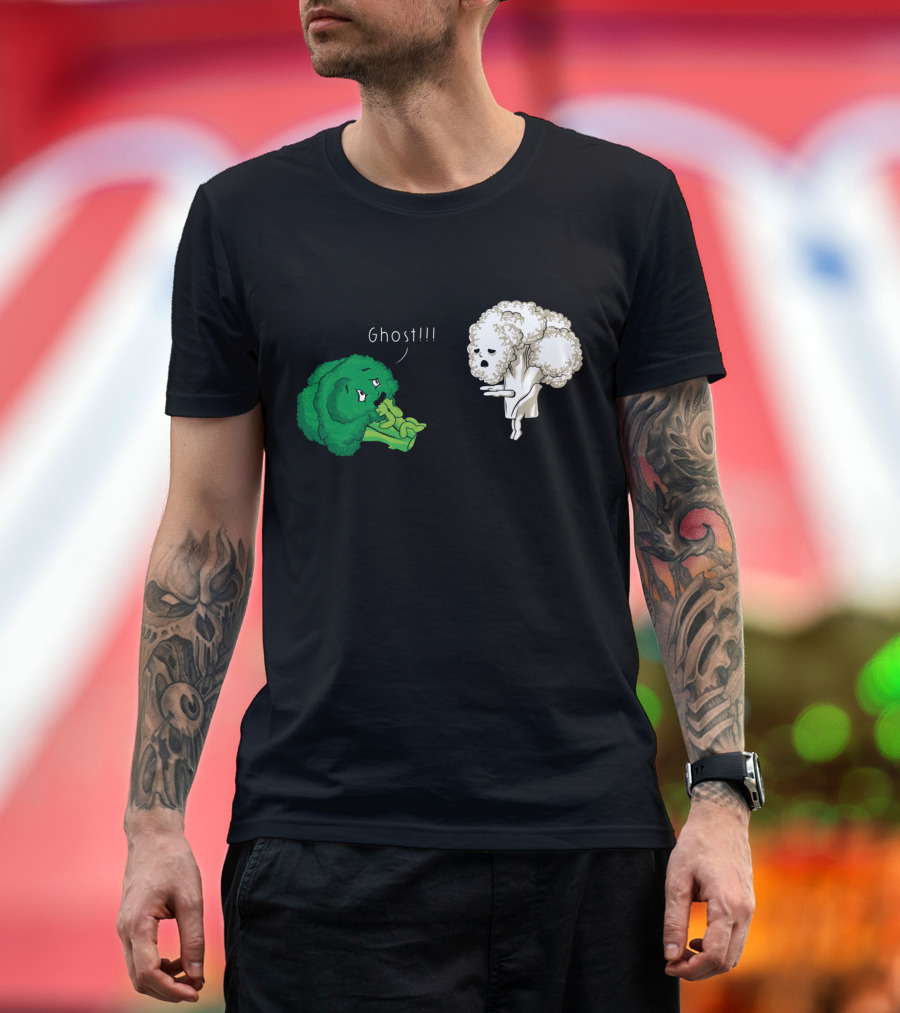 Broccoli Frightened by Ghostly Cauliflower - A Vegan Horror Story T-Shirt
