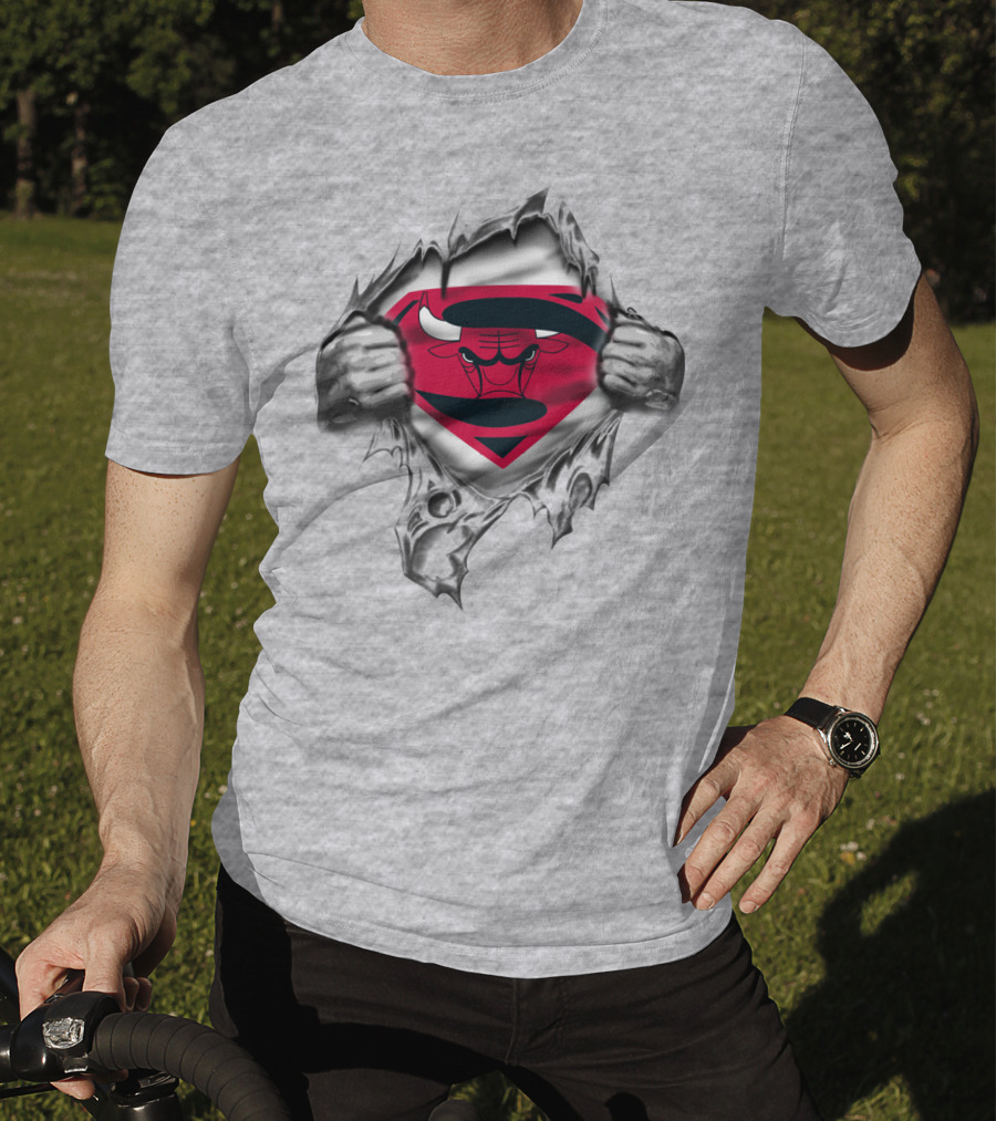 Superman Chicago Bulls Logo Mashup On Ripped Gray T-Shirt