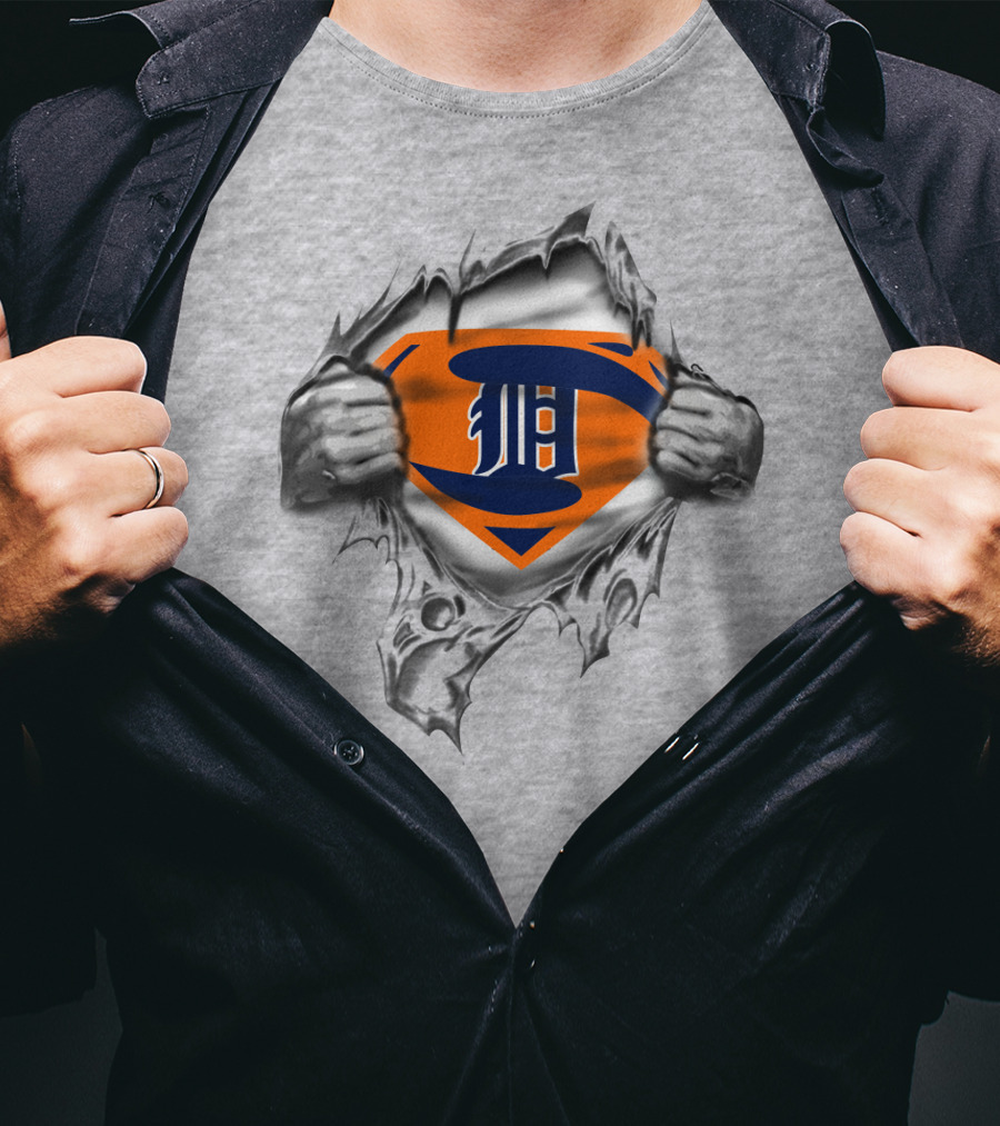 Detroit Tigers Superhero Logo Torn Metal Effect T-Shirt