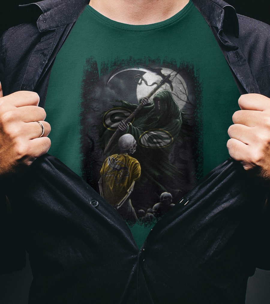 Green Bay Packers Grim Reaper Scene With Skeleton Under Moonlight T-Shirt