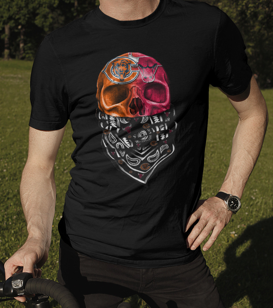 Chicago Bears And Bulls Skull With Bandana T-Shirt