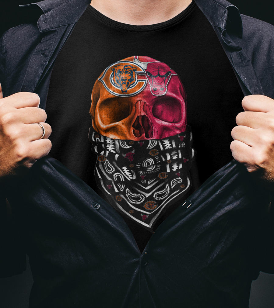 Chicago Bears And Bulls Skull With Bandana T-Shirt