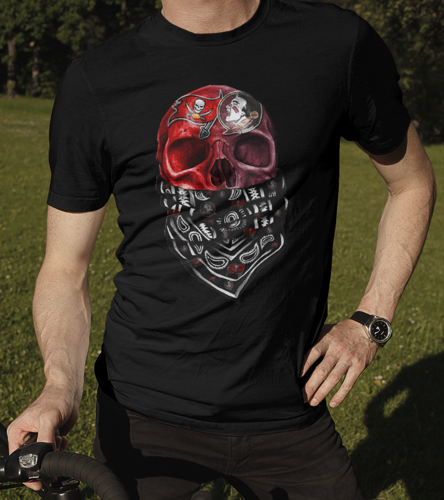 Tampa Bay Buccaneers Skull Bandana Art T-Shirt