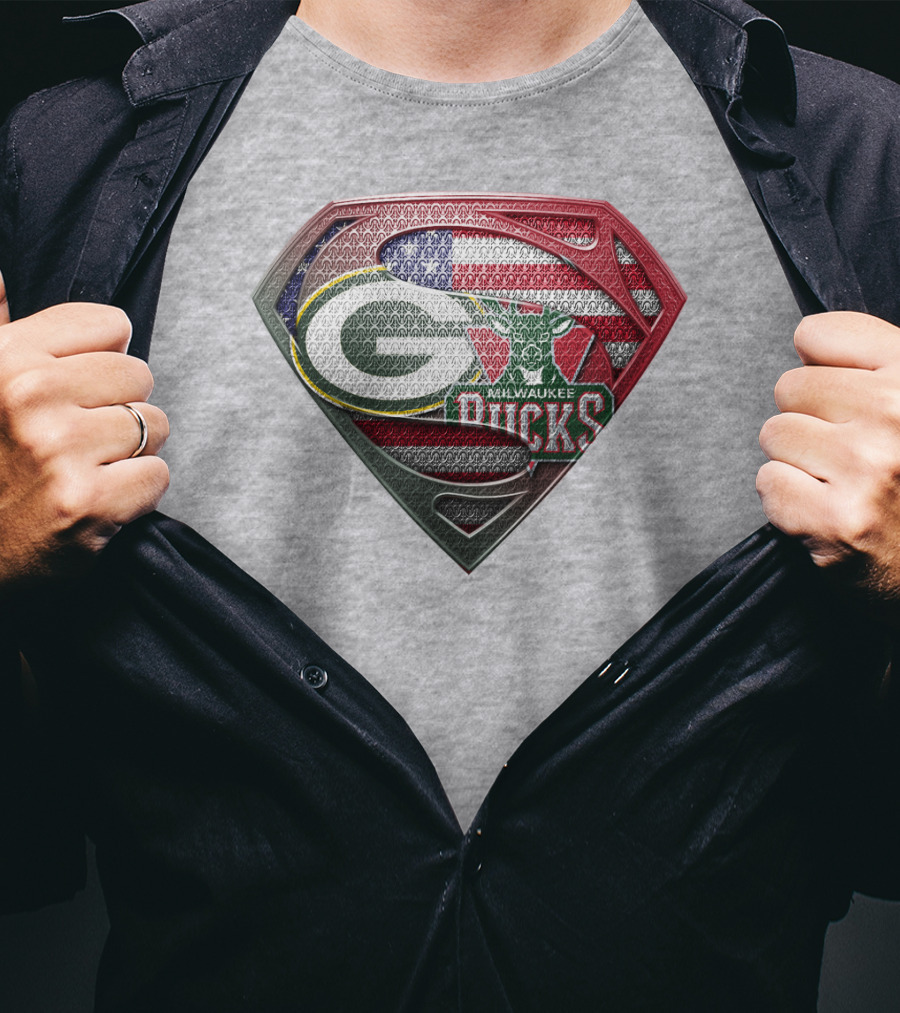 Green Bay Milwaukee Bucks Superman American Flag T-Shirt