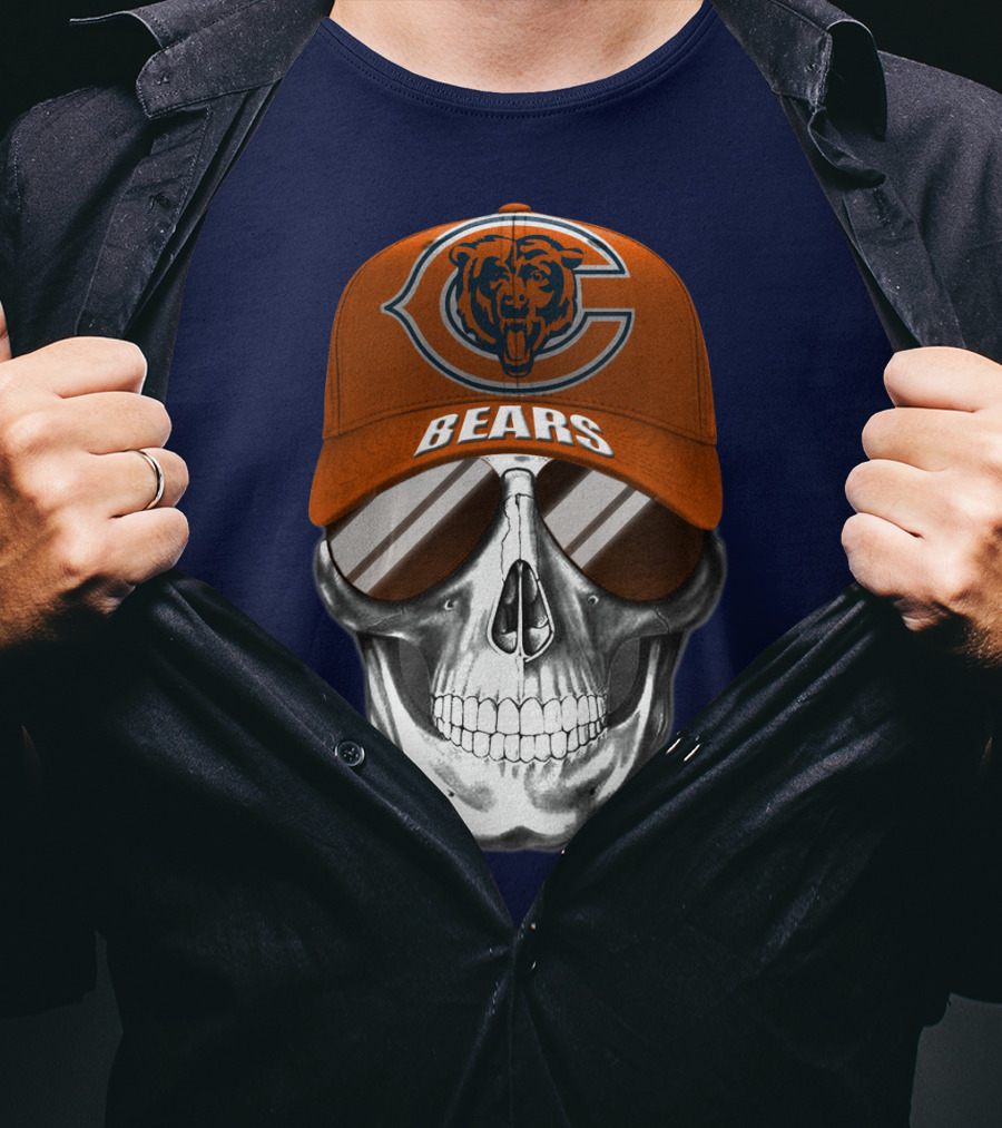 Chicago Bears Skull Cap With Logo And Sunglasses T-Shirt