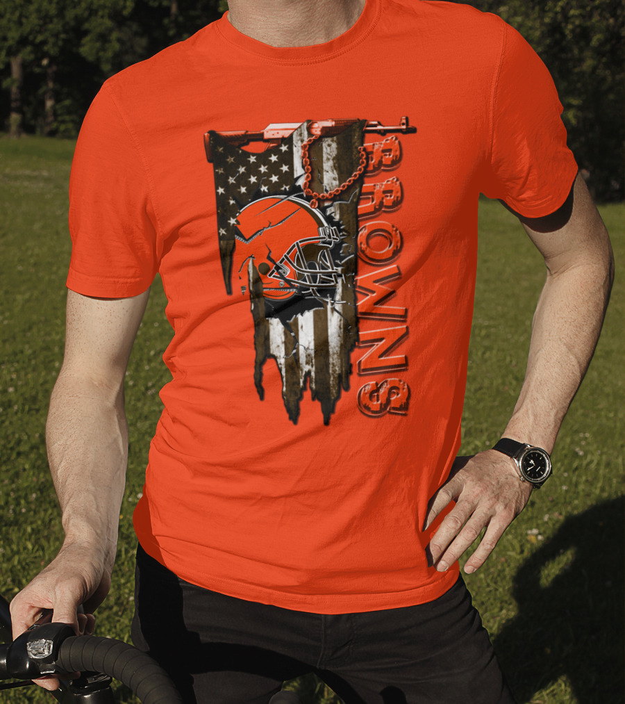 Cleveland Browns American Flag Football Helmet Browns T-Shirt