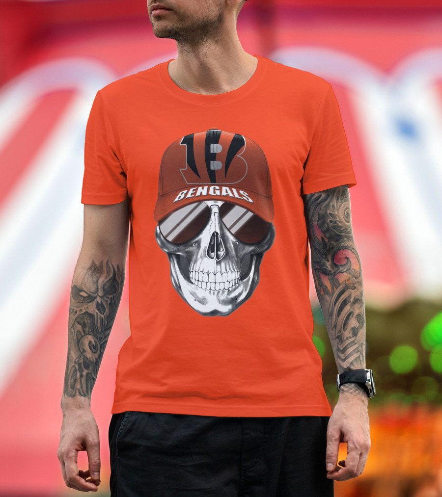 Cincinnati Bengals Skull With Cap And Mirrored Sunglasses T-Shirt