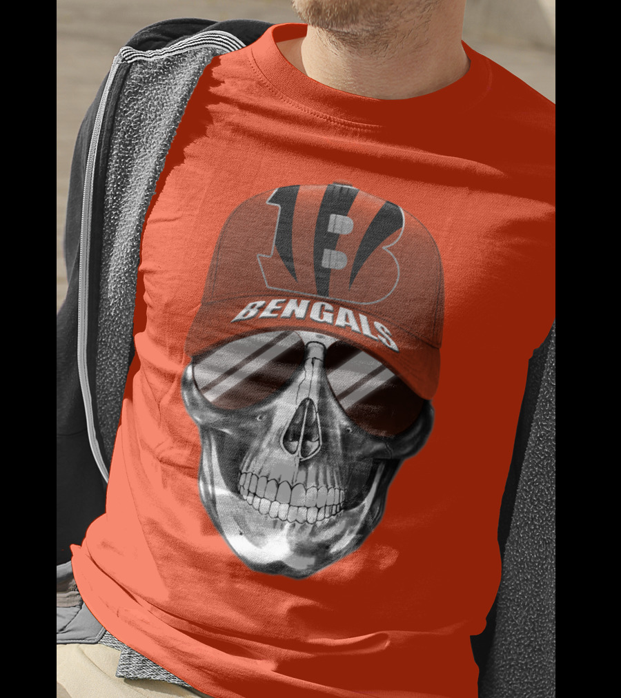 Cincinnati Bengals Skull With Cap And Mirrored Sunglasses T-Shirt