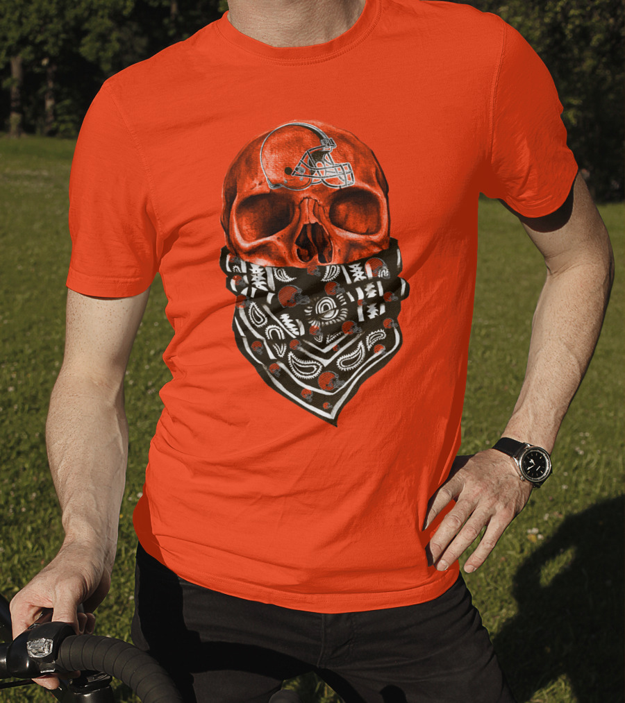 Cleveland Browns Skull With Helmet And Bandana T-Shirt