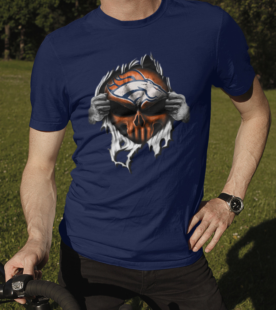 Denver Broncos Skull Logo Peeling T-Shirt