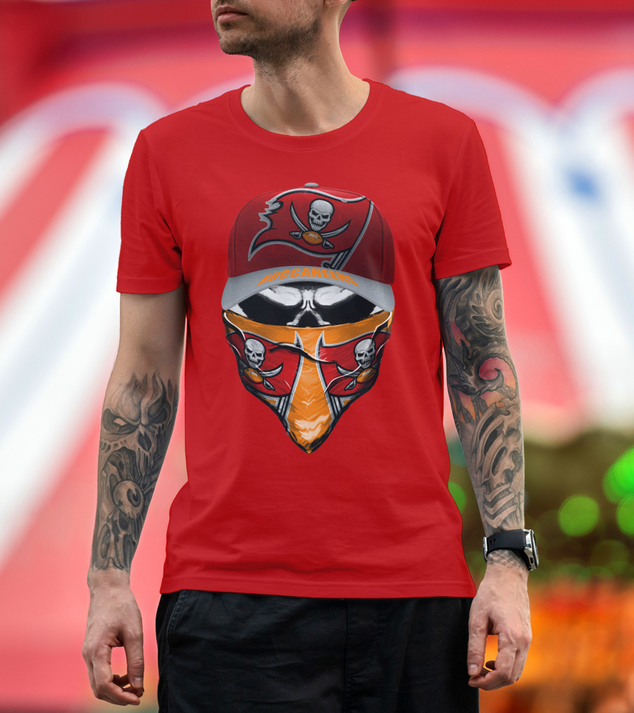 Buccaneers Skull Logo Hat And Bandana Red T-Shirt