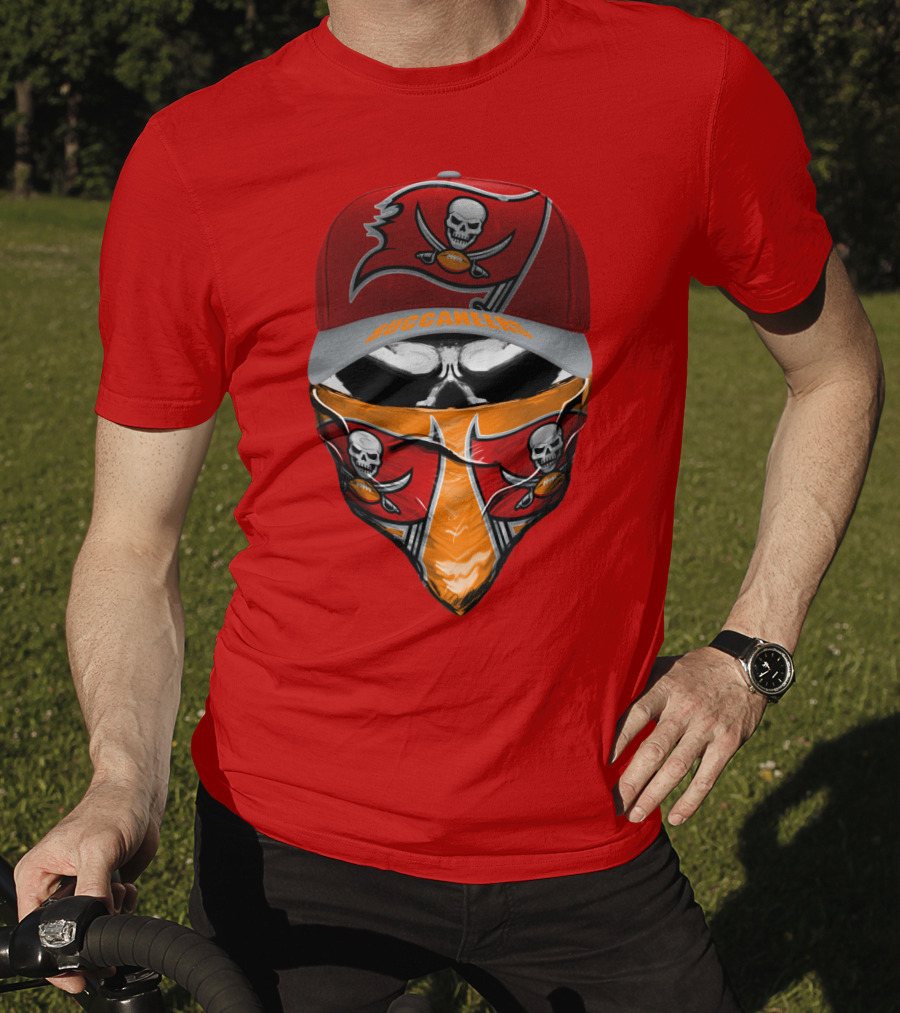 Buccaneers Skull Logo Hat And Bandana Red T-Shirt