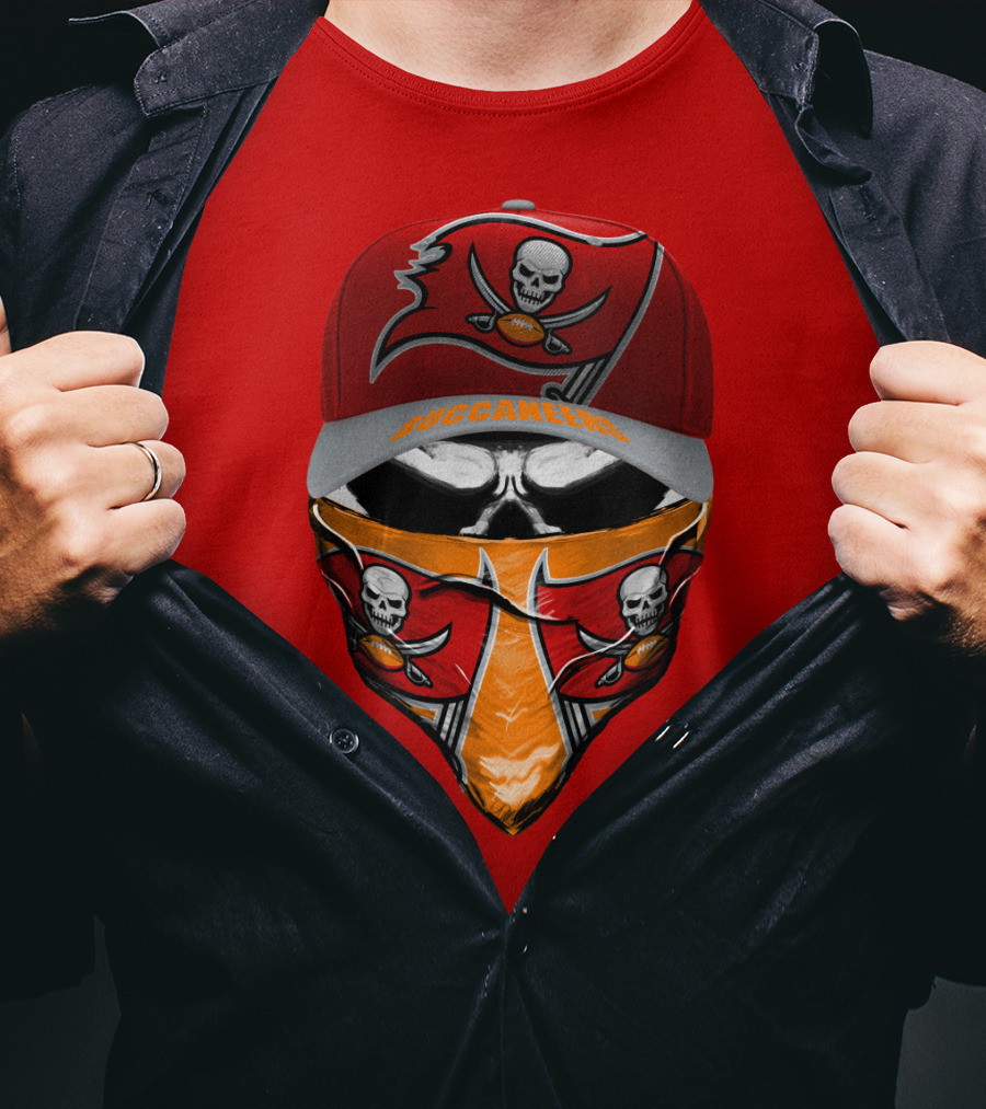 Buccaneers Skull Logo Hat And Bandana Red T-Shirt