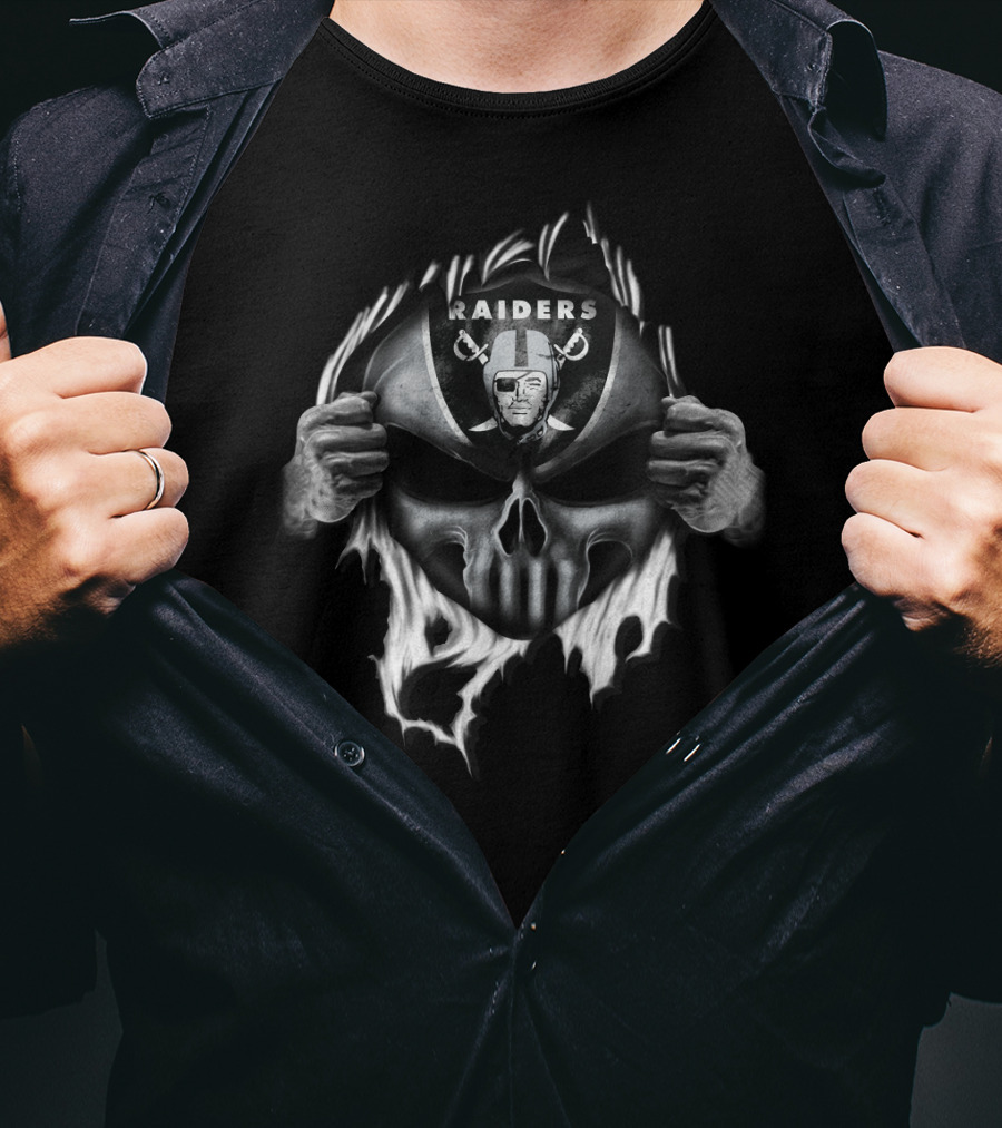 Raiders Skull Mask With Vintage T-Shirt
