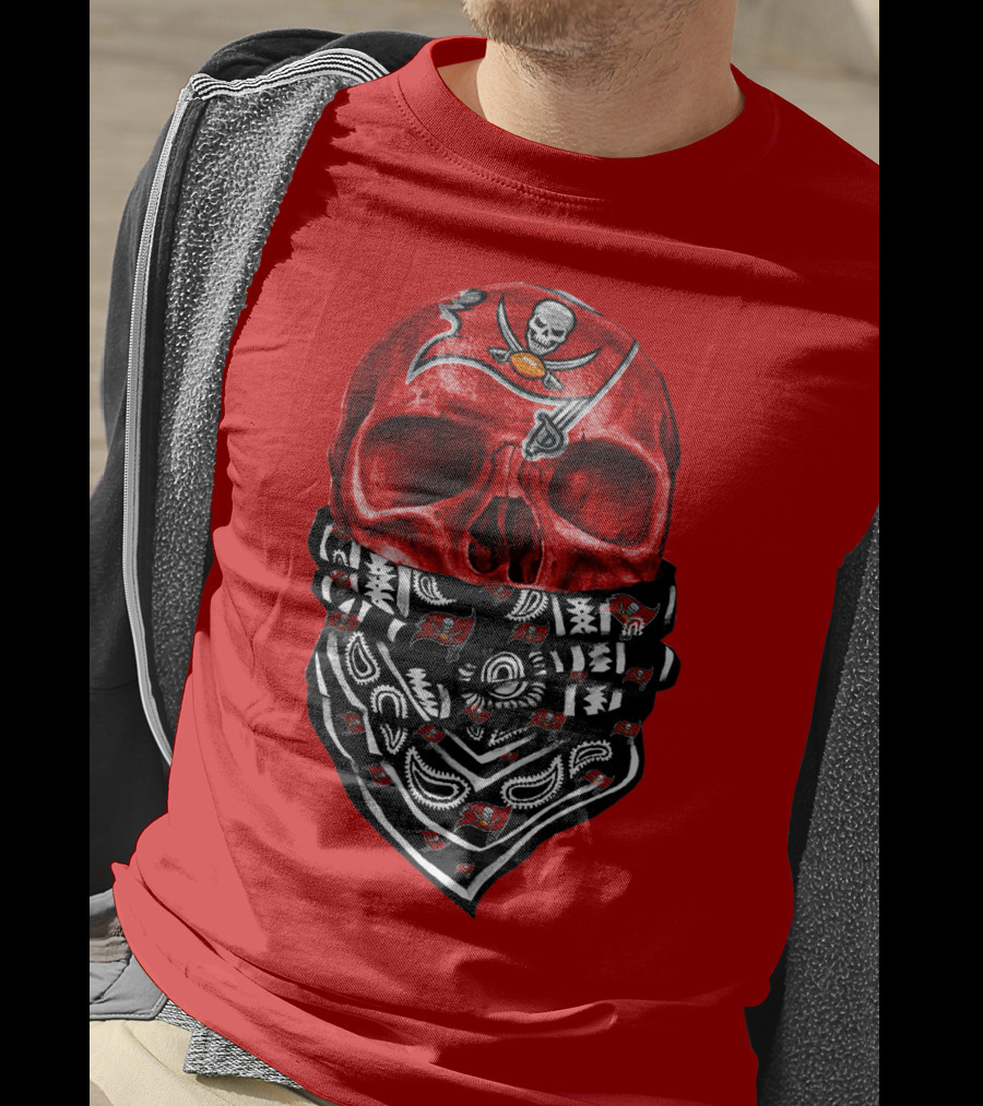 Tampa Bay Buccaneers Skull Bandana T-Shirt