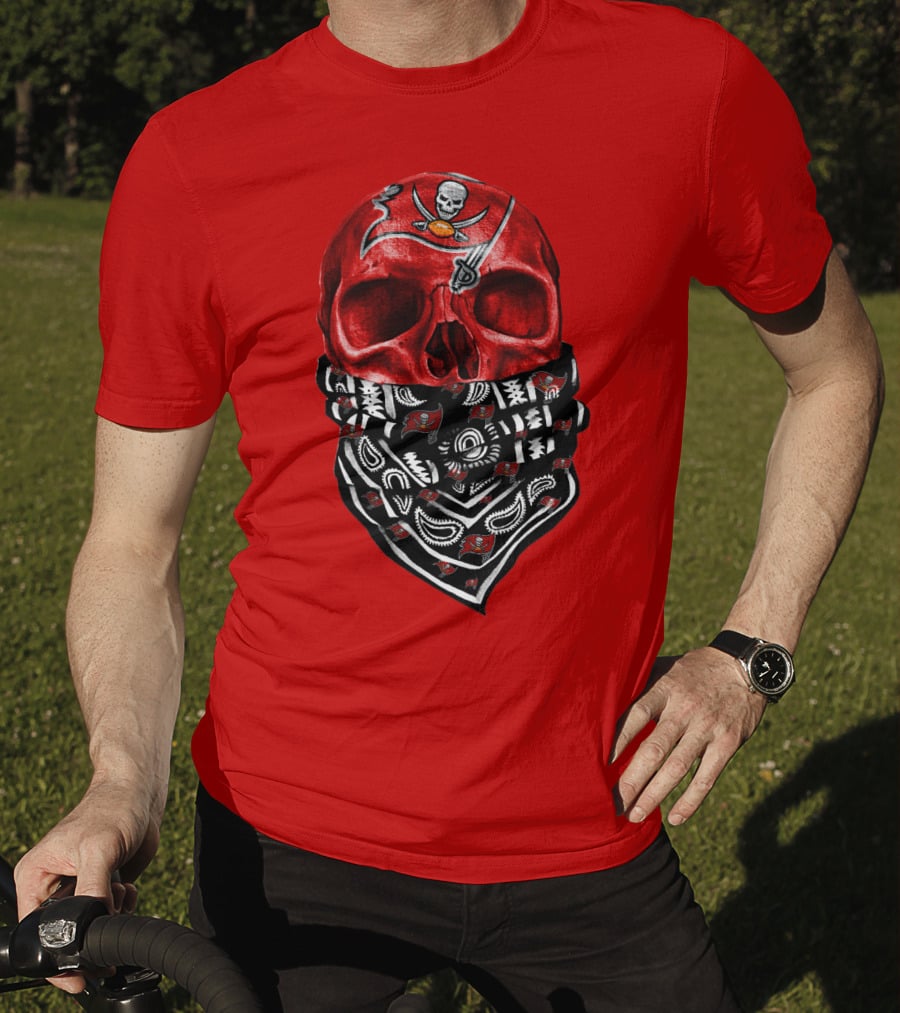 Tampa Bay Buccaneers Skull Bandana T-Shirt