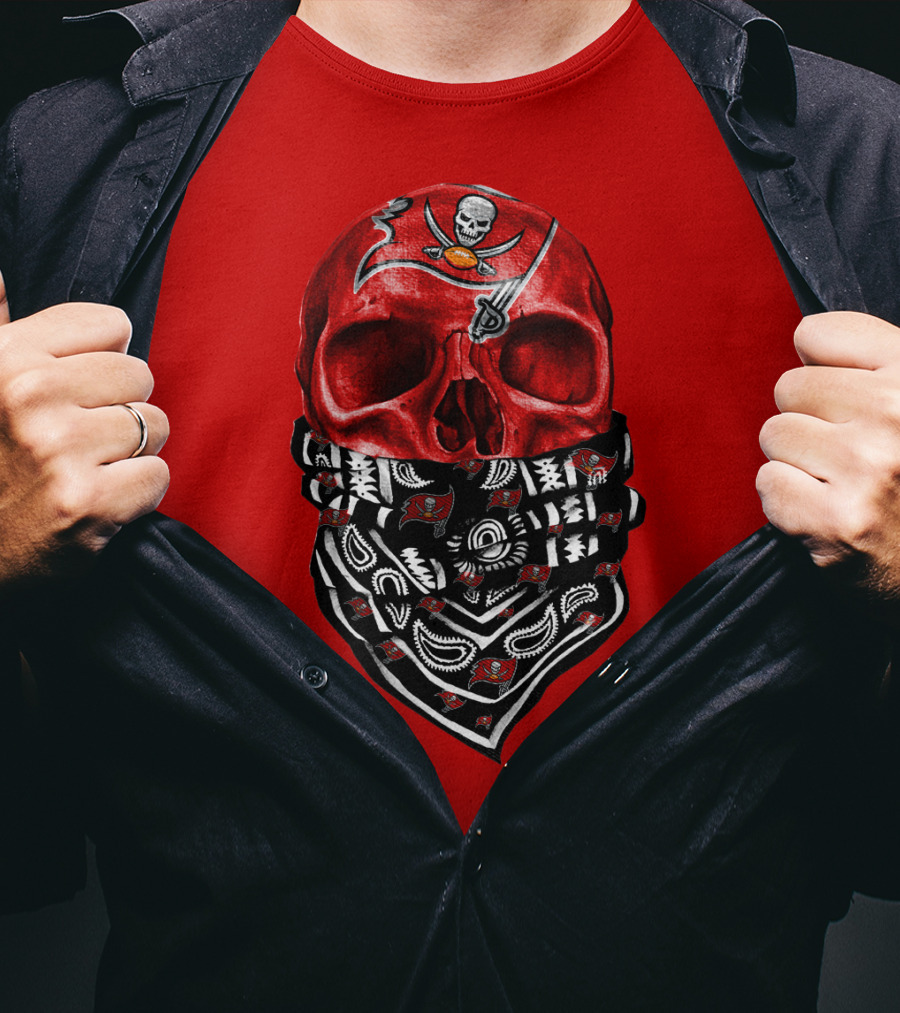 Tampa Bay Buccaneers Skull Bandana T-Shirt
