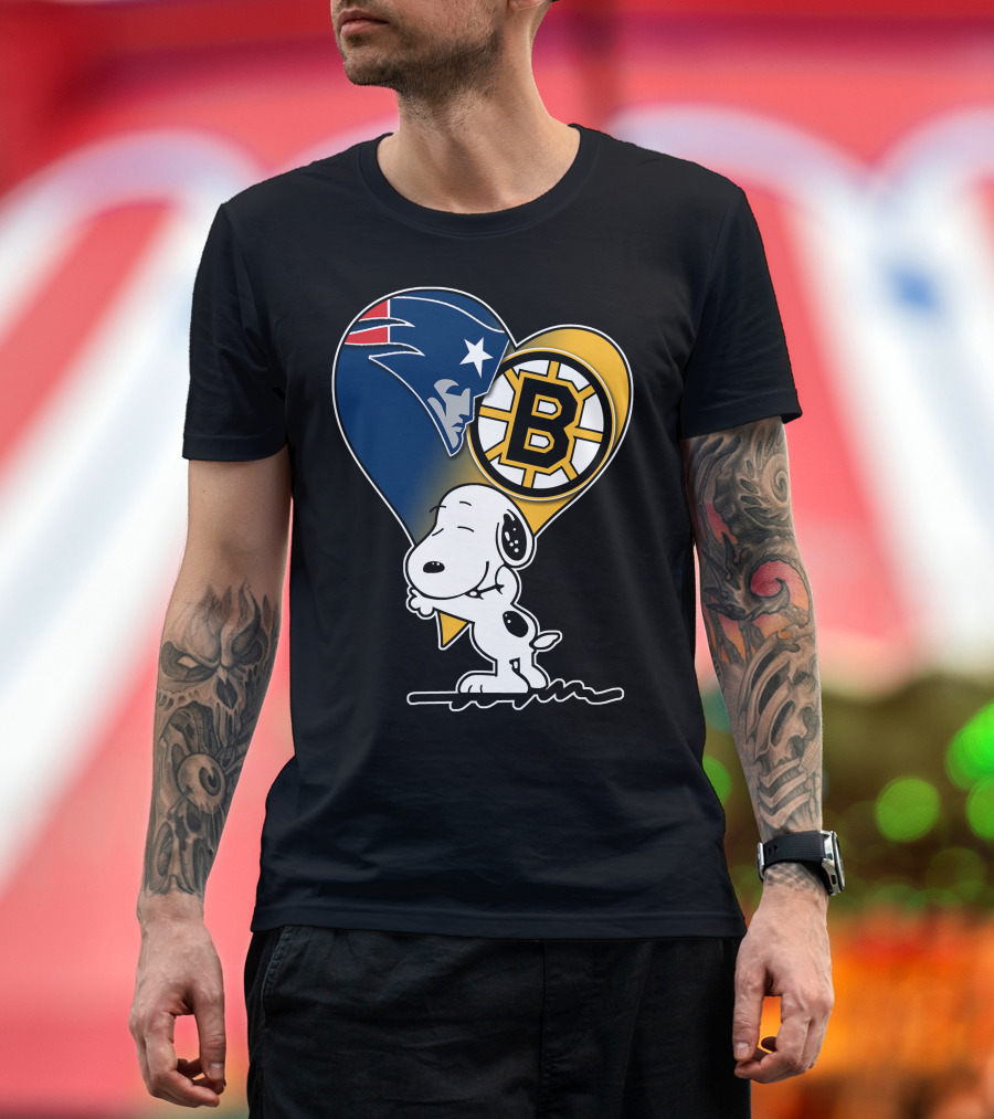 Patriots Bruins Snoopy Heart Hug T-Shirt