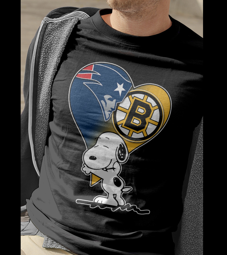 Patriots Bruins Snoopy Heart Hug T-Shirt