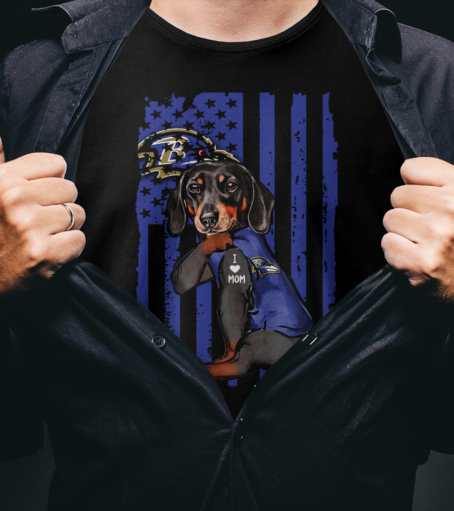 Dachshund I Love Mom Baltimore Ravens Fan With Football Helmet And Stars T-Shirt