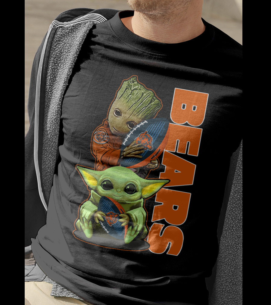 Groot And Baby Yoda Holding Chicago Bears Football T-Shirt