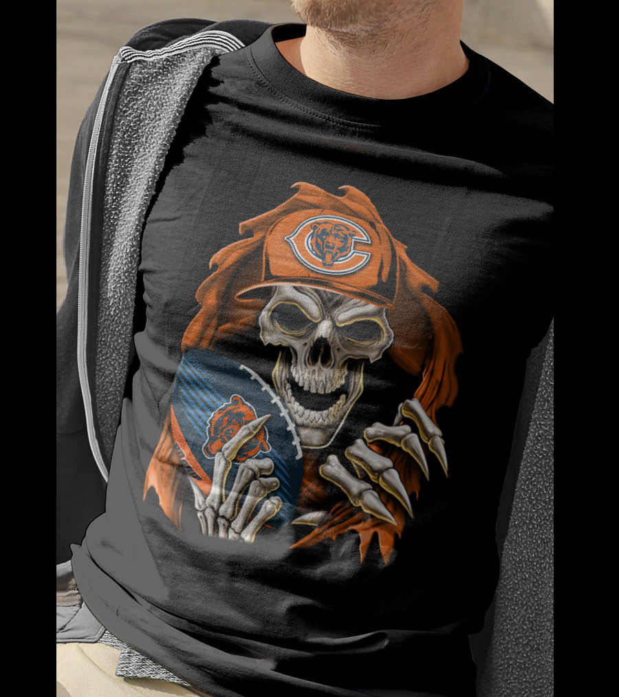 Skullbong CHICAGO BEARS Skeleton Holding Football T-Shirt