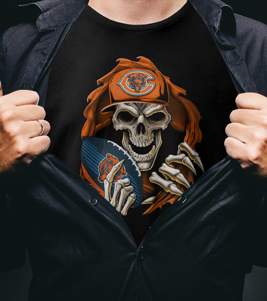 Skullbong CHICAGO BEARS Skeleton Holding Football T-Shirt