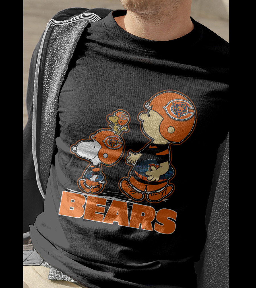 Snpfootball Chicago Bears Peanuts Characters In Bears Helmets T-Shirt