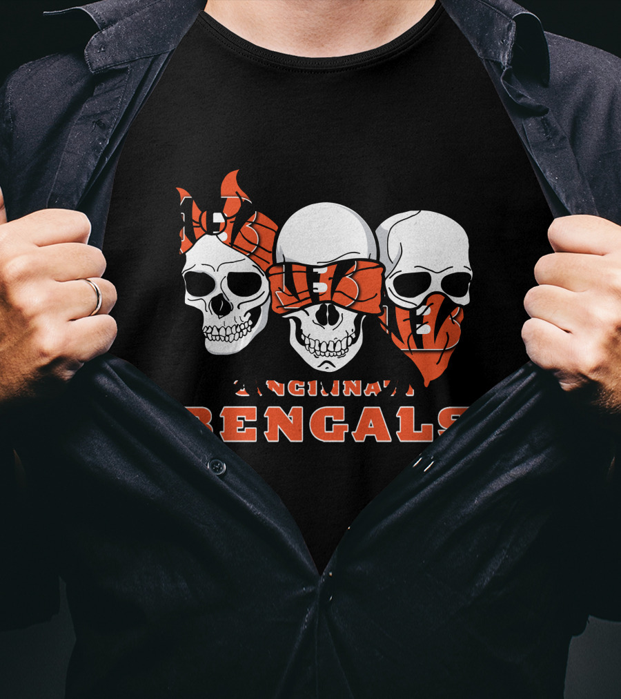 CINCINNATI BENGALS 3 Skull Bandana T-Shirt