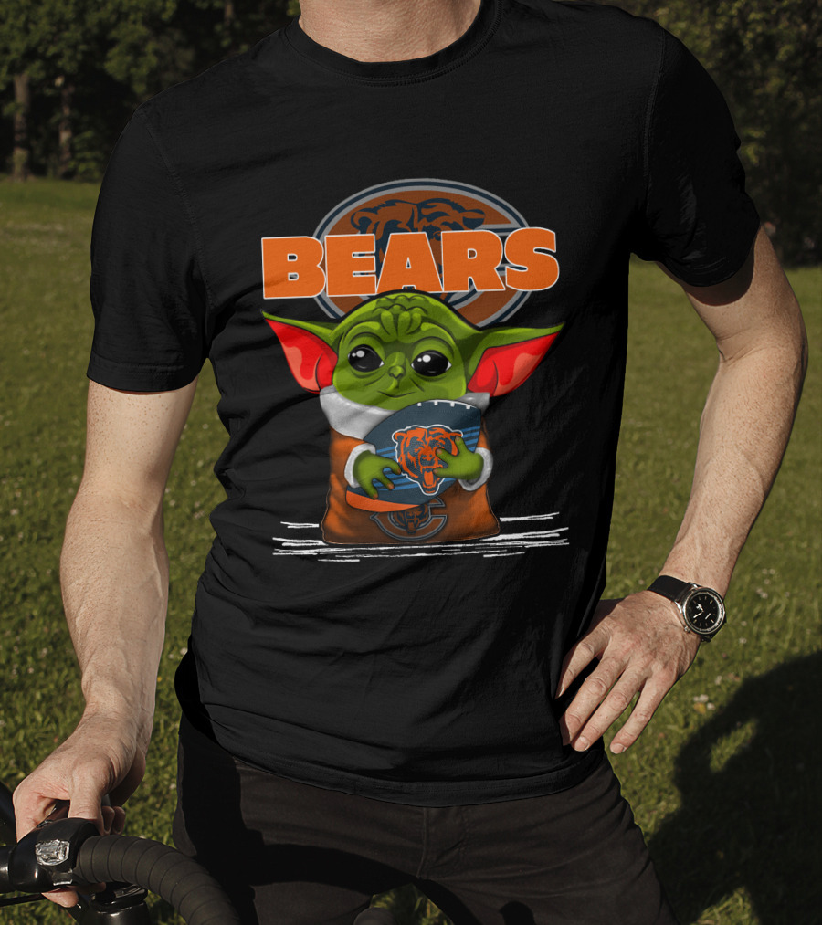 BEARS Yoda Holding Football Chicago T-Shirt