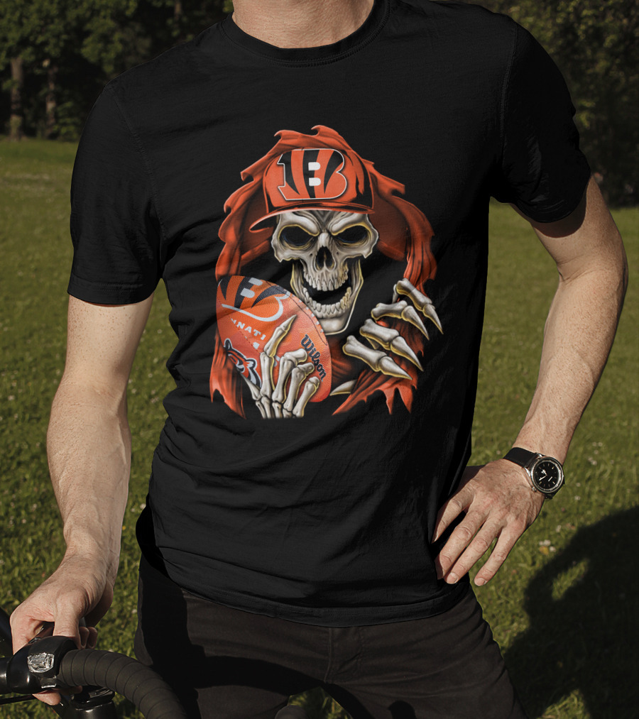 Skullbong Cincinnati Bengals Skeleton Holding Football T-Shirt