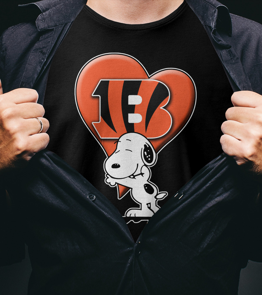 Snp V1 Cincinnati Bengals Snoopy Heart T-Shirt