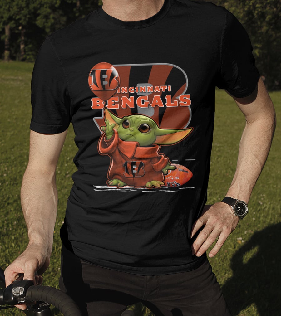 CINCINNATI BENGALS Yoda Wilson Football T-Shirt