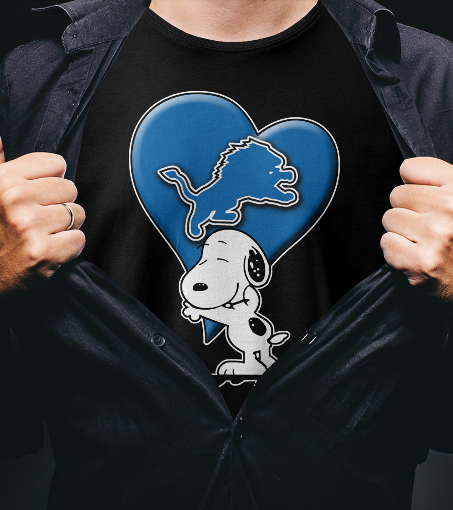 Snoopy Hugging Heart Detroit Lions T-Shirt