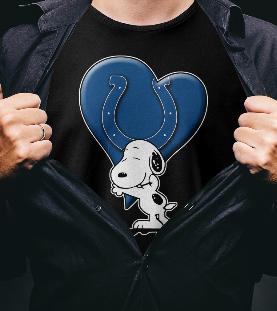 Snoopy Hugging Colts Horseshoe Heart Indianapolis Colts Snp T-Shirt