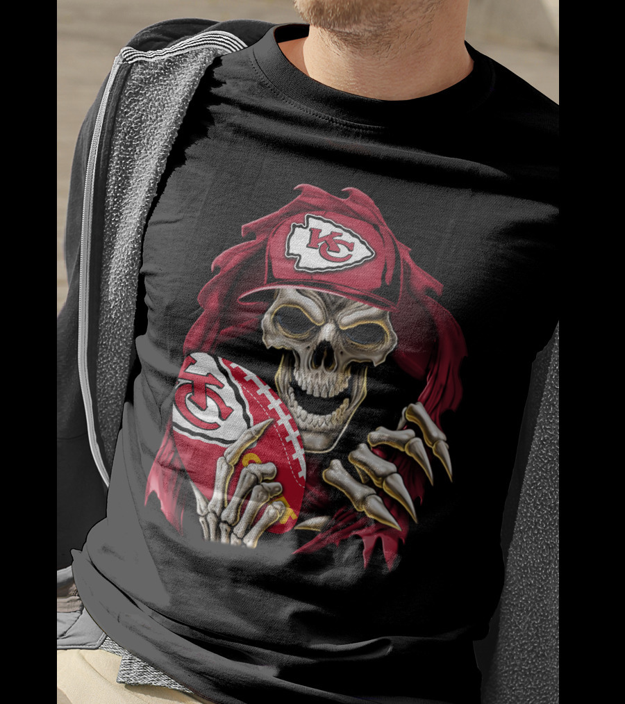 Skullbong Kansas City Chiefs Skeleton Holding Football With KC T-Shirt