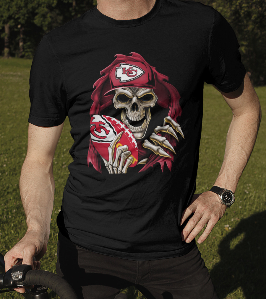 Skullbong Kansas City Chiefs Skeleton Holding Football With KC T-Shirt