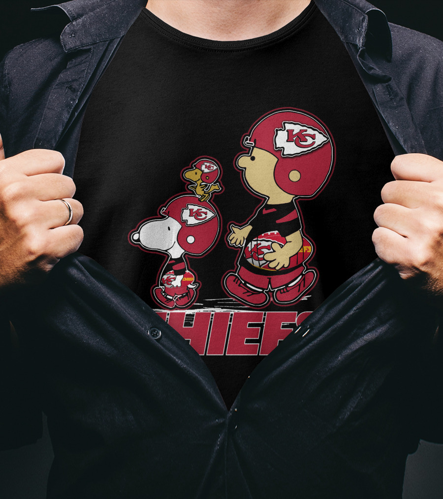 Snpfootball Kansas City Chiefs Snoopy Woodstock Helmet Charlie Brown T-Shirt