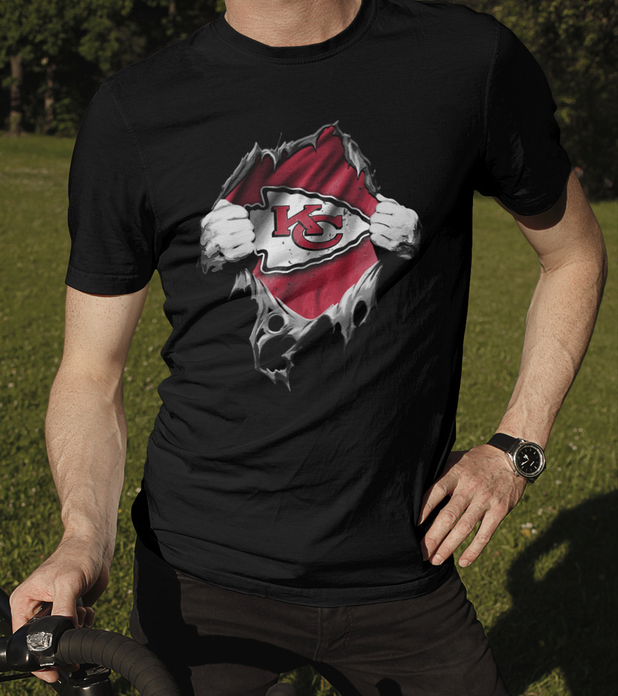 Torn Kansas City Chiefs Logo Ripped Effect T-Shirt