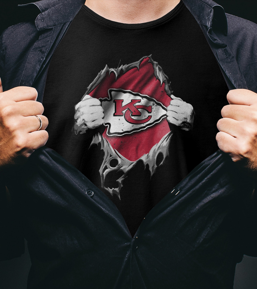 Torn Kansas City Chiefs Logo Ripped Effect T-Shirt
