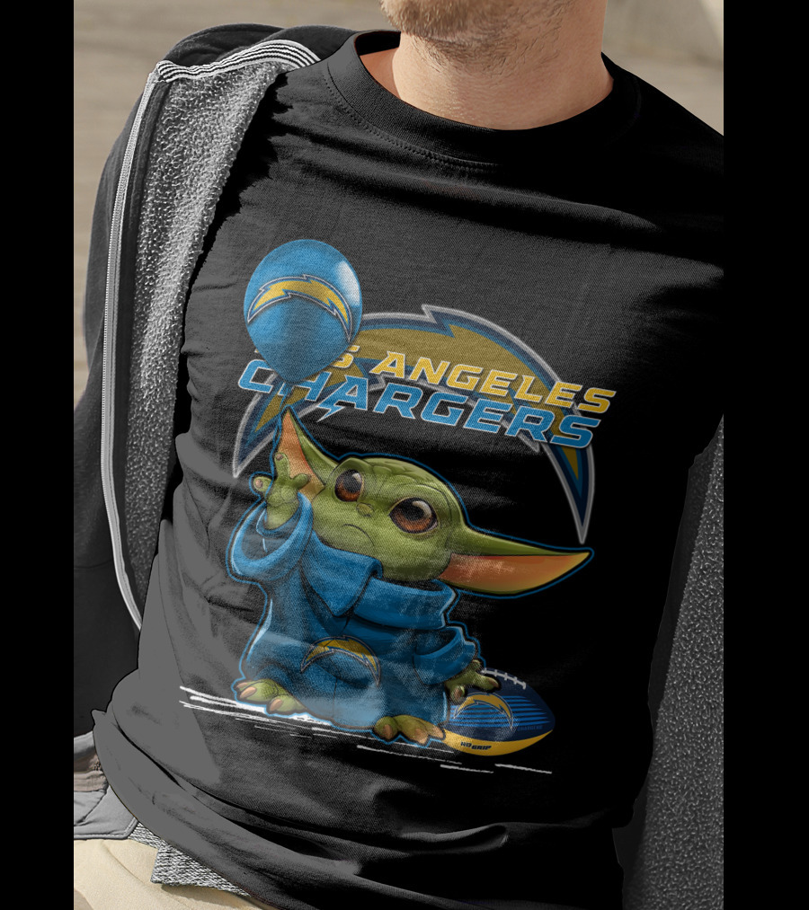 Yoda Los Angeles Chargers Football Balloon Among Stars T-Shirt
