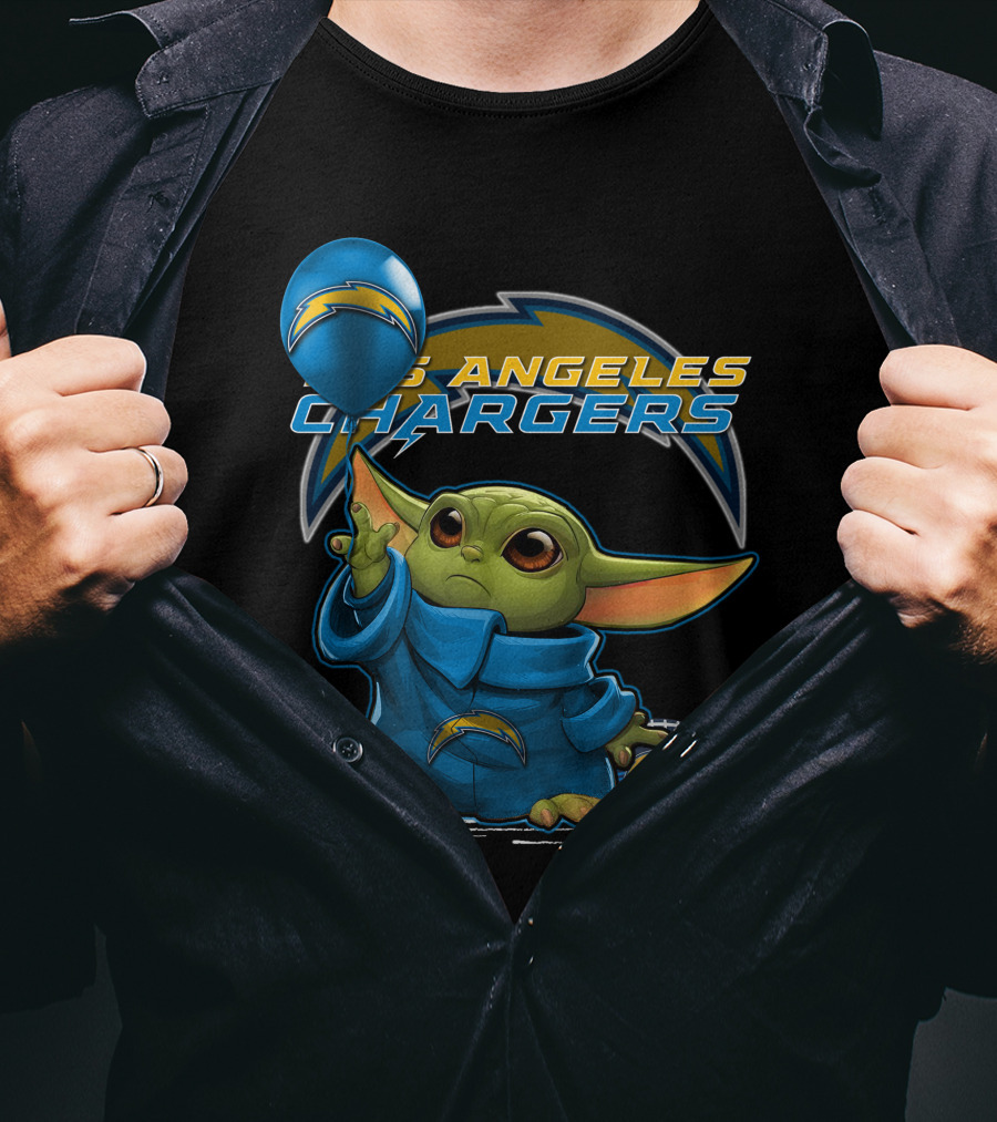 Yoda Los Angeles Chargers Football Balloon Among Stars T-Shirt