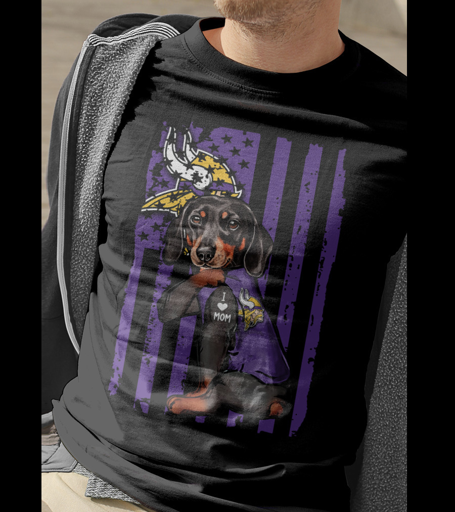 Dachshund I Love Mom Minnesota Vikings Purple Flag T-Shirt